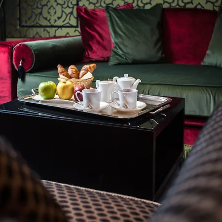 Отель Aqua Palace 4*