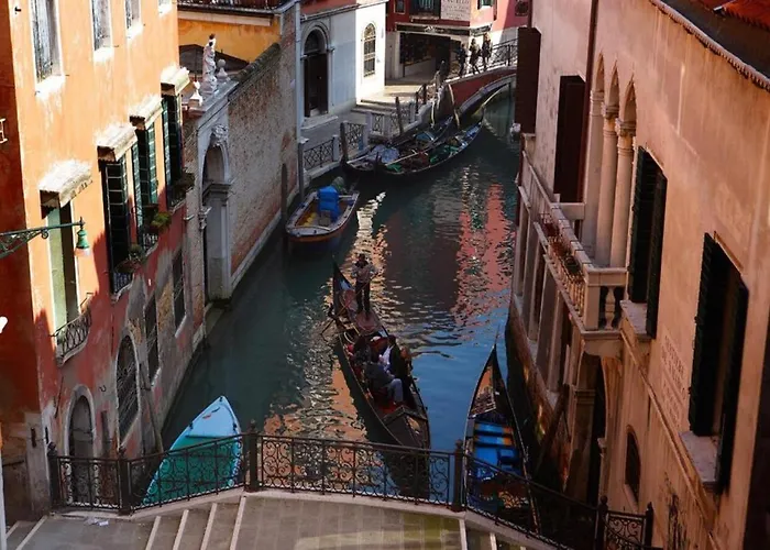 أكوا بالاس فندق