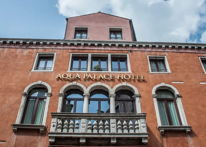 أكوا بالاس 4*