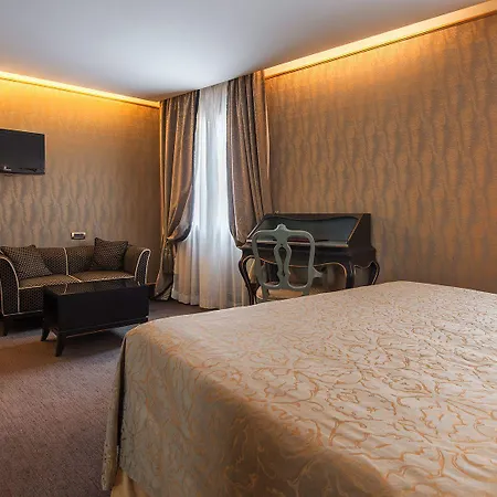 Aqua Palace Hotel