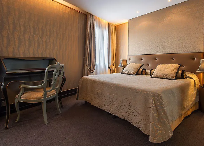 Aqua Palace Szálloda 4*