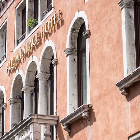 Aqua Palace Hotel 4*