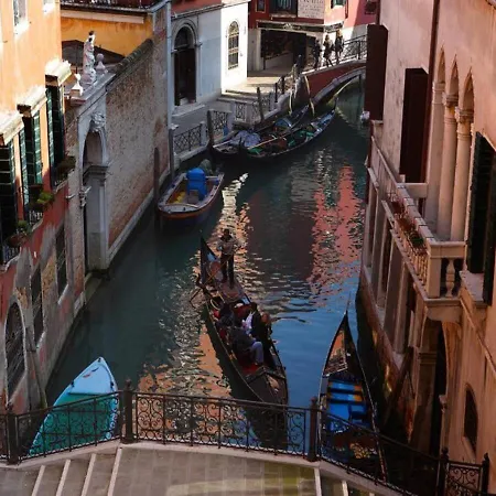 아쿠아 팰리스 호텔