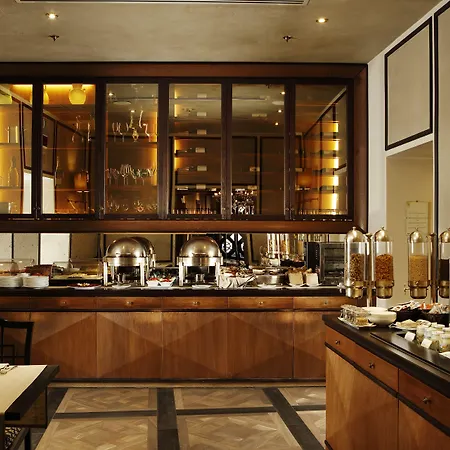 아쿠아 팰리스 호텔 4*