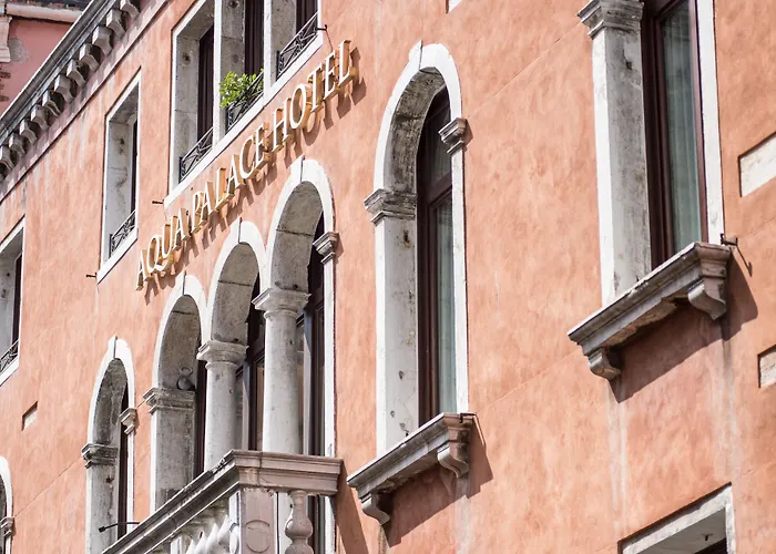 アクア パレス ホテル 4*